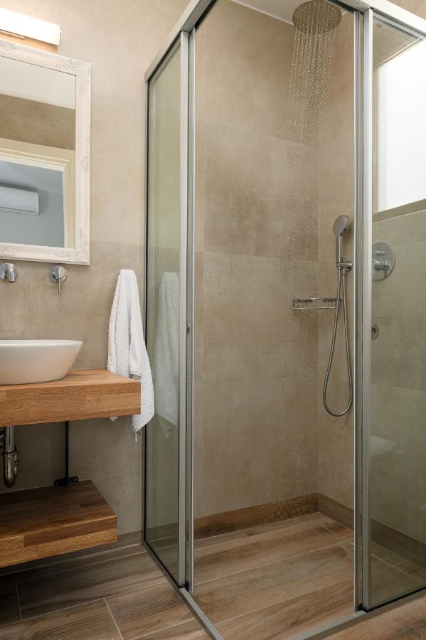 Diamond Dream III Apartment Каламаки Екстериор снимка