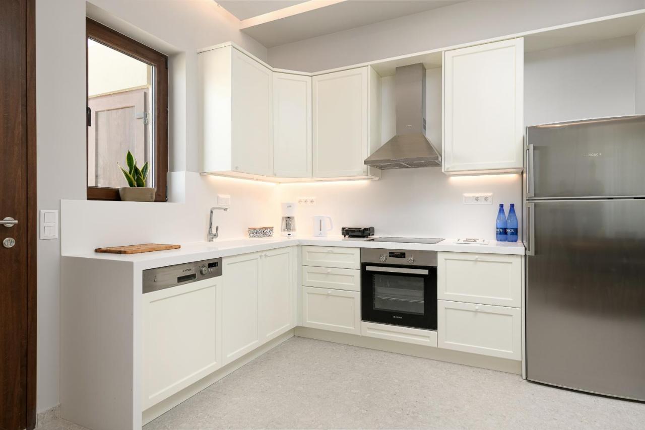 Diamond Dream III Apartment Каламаки Екстериор снимка