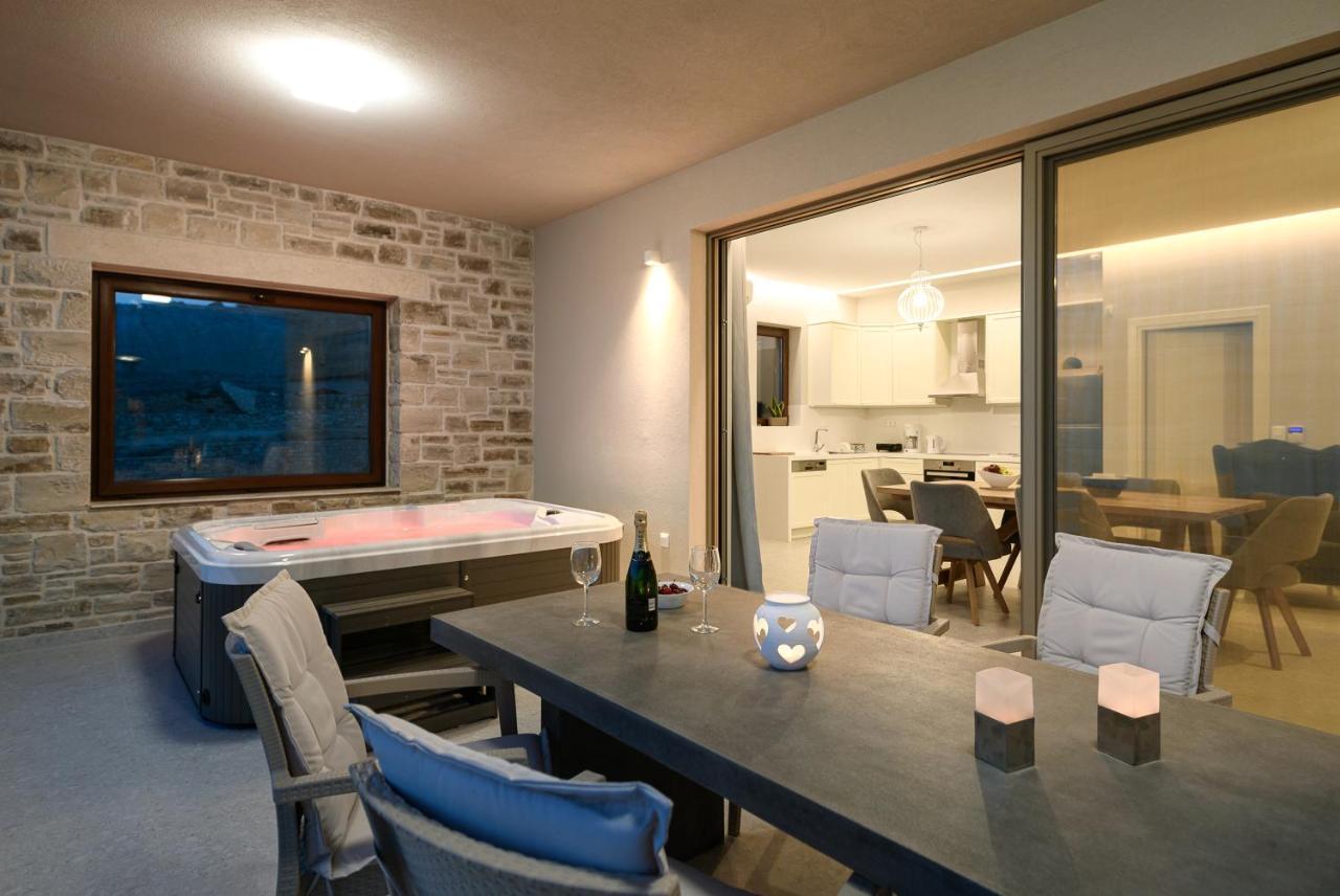 Diamond Dream III Apartment Каламаки Екстериор снимка