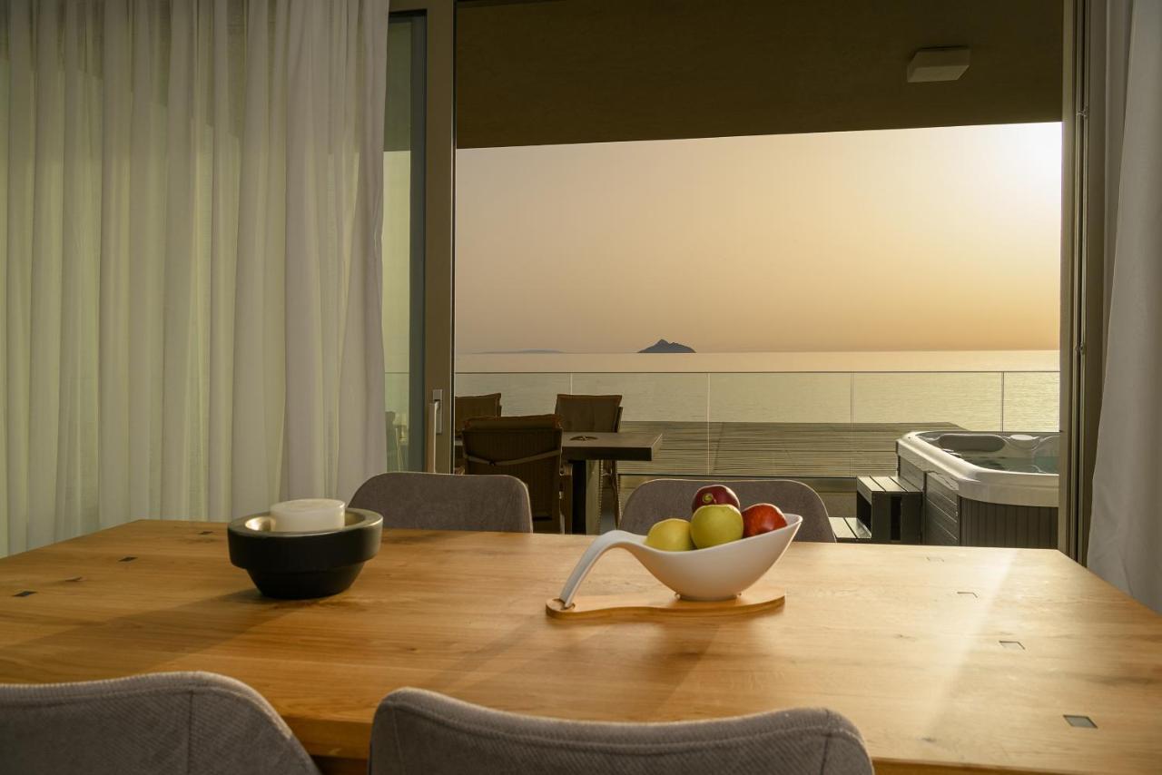 Diamond Dream III Apartment Каламаки Екстериор снимка